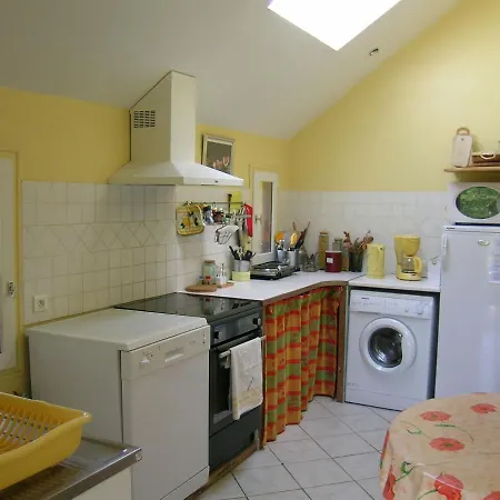 Pleasant With Garden Vakantiehuis *