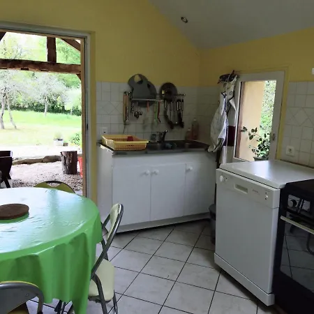 Pleasant With Garden Vakantiehuis