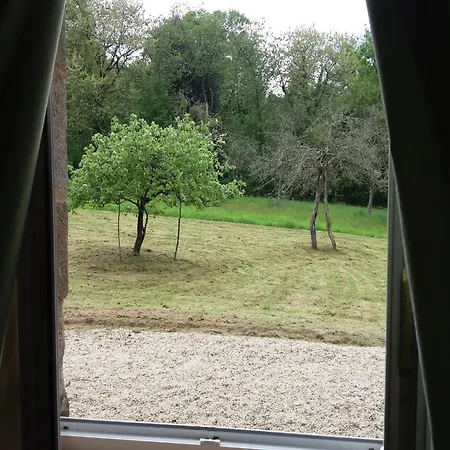 Peaceful Countryside Isigny-le-Buat