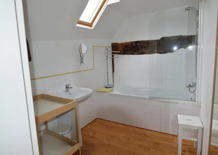 Peaceful Countryside Isigny-le-Buat